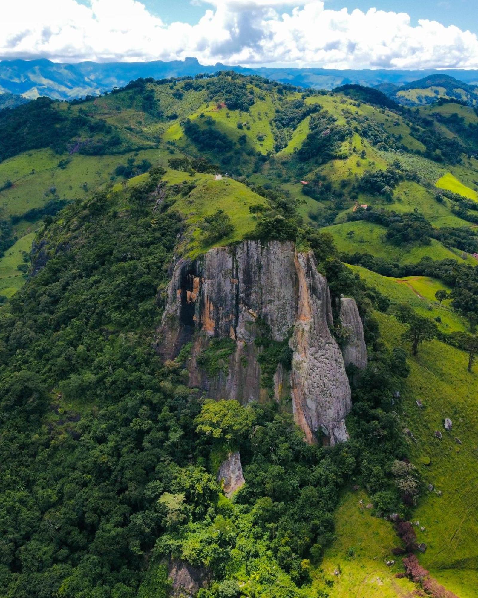 Chale Cantinho Na Pedra Vista Espetacular Gonçalves Dış mekan fotoğraf
